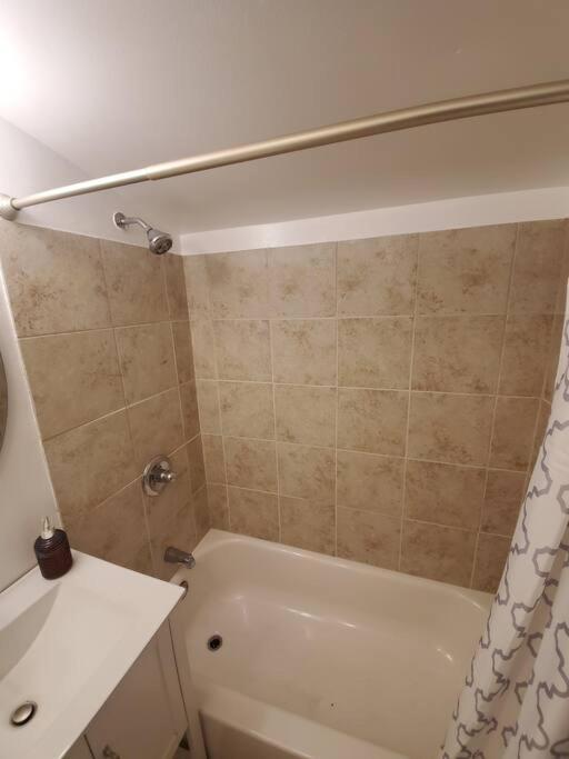 Beachy Bay Breeze Bungalow 2Br With Parking And Close To Many Amenities. West Haven Eksteriør bilde