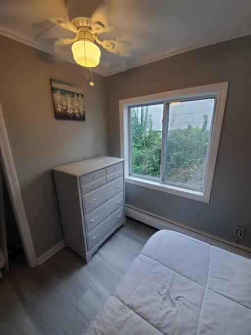 Beachy Bay Breeze Bungalow 2Br With Parking And Close To Many Amenities. West Haven Eksteriør bilde
