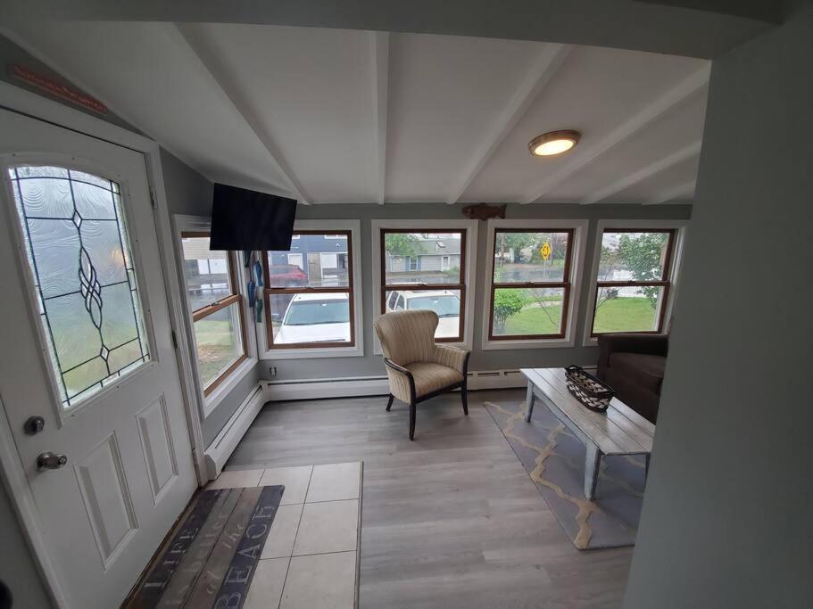 Beachy Bay Breeze Bungalow 2Br With Parking And Close To Many Amenities. West Haven Eksteriør bilde